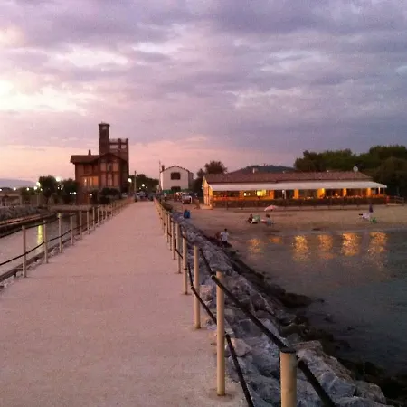 Apartment A Pochi Passi Dalla Splendida Spiaggia Del Golfo Di Follonica